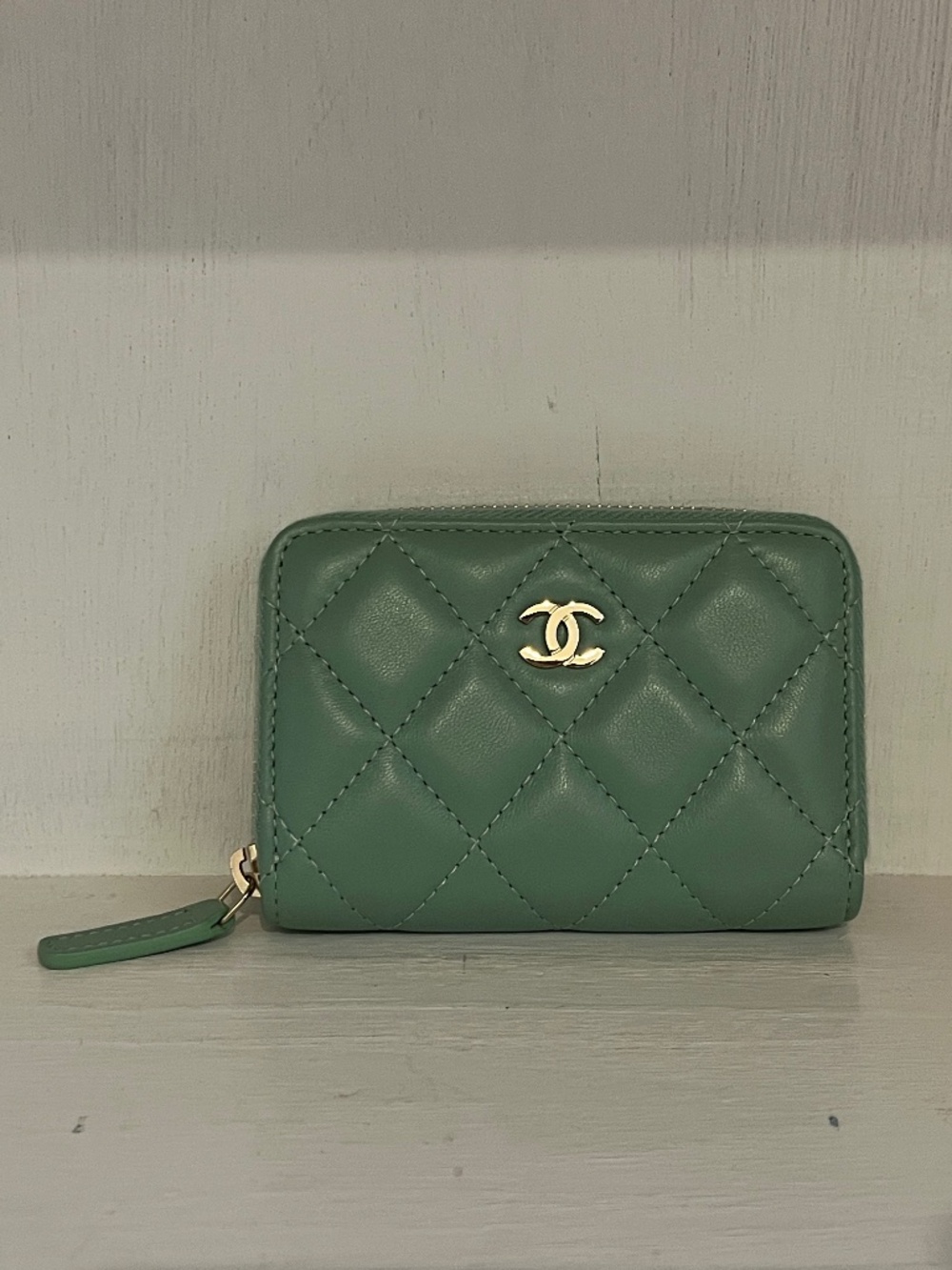 Chanel Zipped Card Holder (Mint)